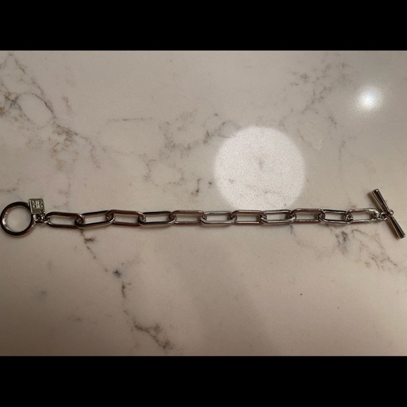 7” silver paper clip bracelet - Picture 1 of 2